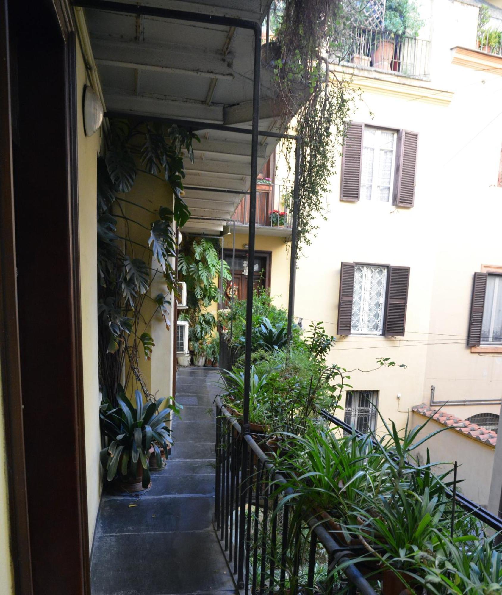 Charme De Rome Vatican Apartment — Photos 3